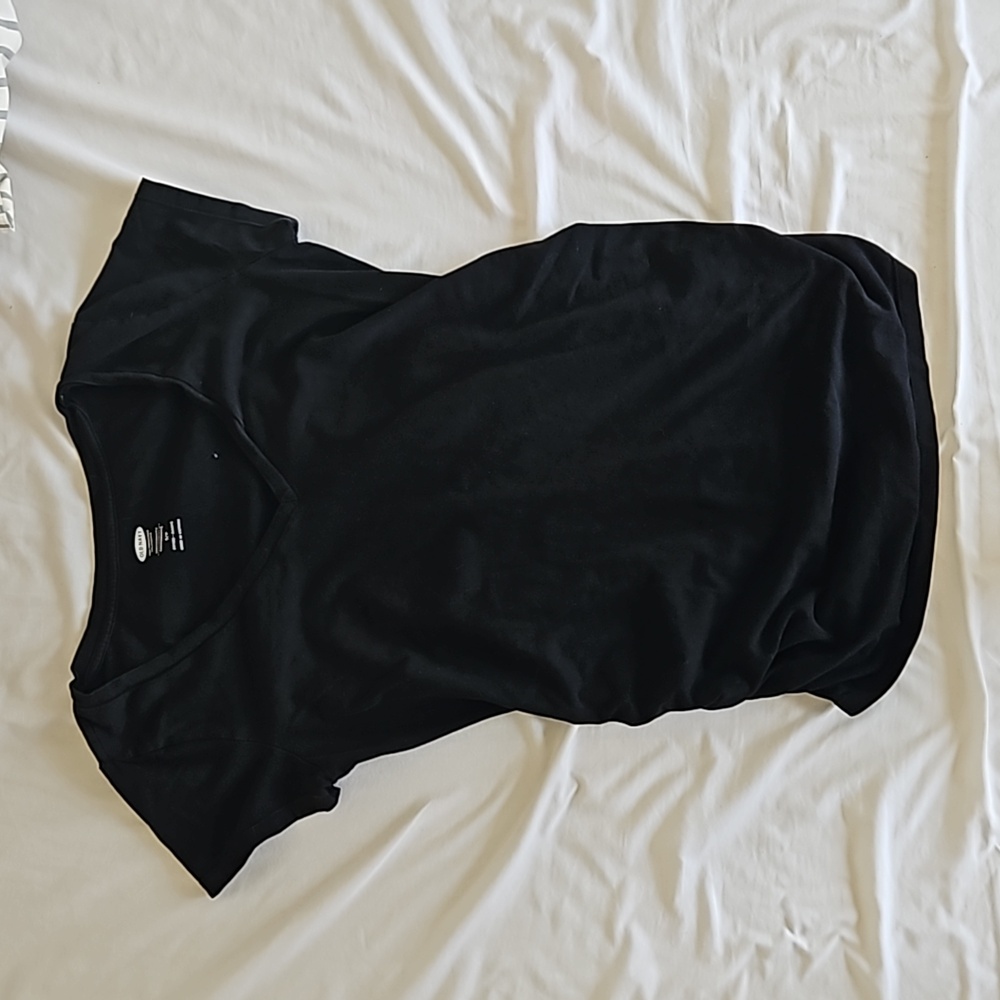 Black maternity v-neck top